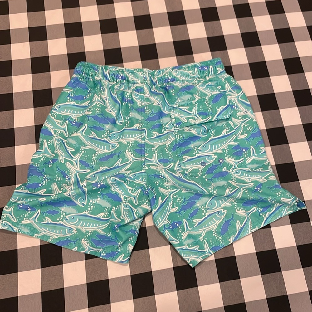 Vineyard Vines swim trunks, lined, elastic waist w/ withdraw string. Men’s XS. - Picture 6 of 10